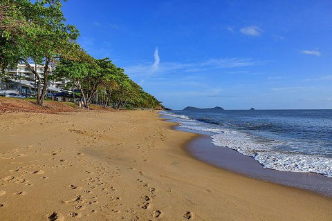 Airport Transfer - Palm Cove, Kewarra Beach & Trinity Beach To Cairns Airport - New Castle Holiday 7