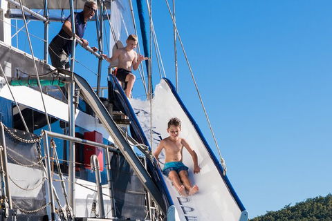 Day Sail The Whitsunday Islands On Atlantic Clipper From Airlie Beach - New Castle Holiday 7