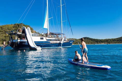 Day Sail The Whitsunday Islands On Atlantic Clipper From Airlie Beach - New Castle Holiday 9