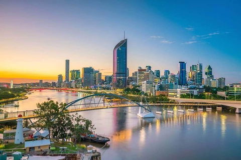 Brisbane Airport Transfers : Brisbane Airport BNE To Brisbane In Luxury Car - New Castle Holiday 5