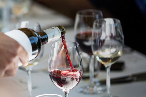 Feathertop Winery: Pedal And Picnic In The Vines - New Castle Holiday 2