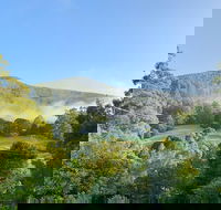 Hiking Tour to Aqueduct and Warburton Valley Lookout - New Castle Holiday