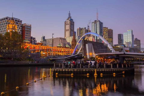 Arrival Private Transfers: Melbourne Airport MEL To Melbourne In Business Car - New Castle Holiday 6