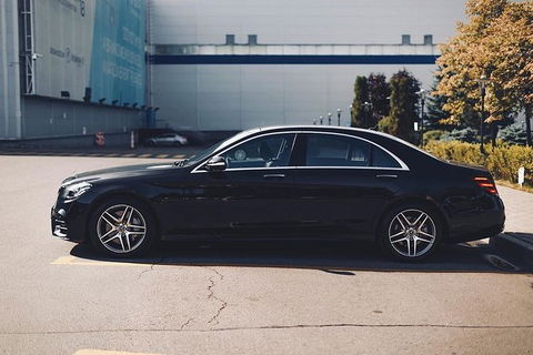 Arrival Private Transfers: Melbourne Airport MEL To Melbourne In Business Car - New Castle Holiday 0