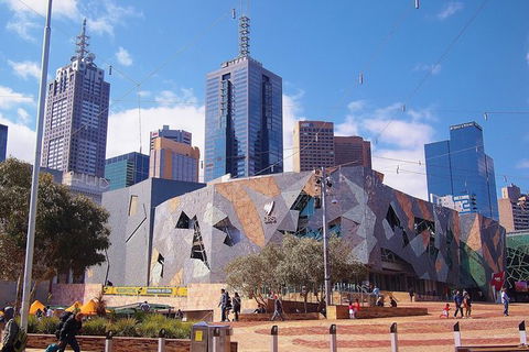 Arrival Private Transfers: Melbourne Airport MEL To Melbourne In Business Car - New Castle Holiday 1