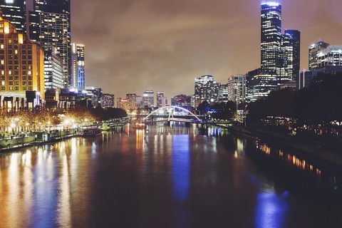 Arrival Private Transfers: Melbourne Airport MEL To Melbourne In Business Car - New Castle Holiday 7