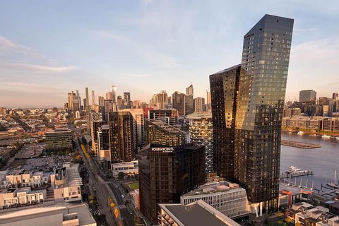 Arrival Private Transfers: Melbourne Airport MEL To Melbourne In Business Car - New Castle Holiday 5