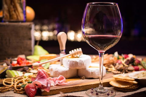Full-Day Gourmet Wine Tour With Pick Up And Lunch - New Castle Holiday 0