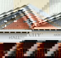 Maryborough City Hall - New Castle Holiday