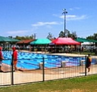 Charleville Swimming Pool - New Castle Holiday