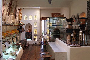 Husk - New Castle Holiday 0