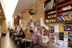 Las Chicas - New Castle Holiday 0