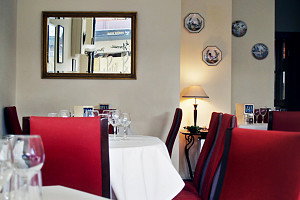 Le Petit Bourgeois - New Castle Holiday 0