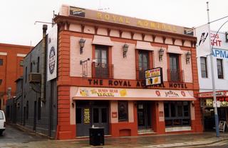 The Dog & Duck Ale House - New Castle Holiday 0