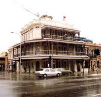 Botanic Bar - New Castle Holiday