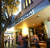 Madam De Biers Hotel Bar - New Castle Holiday