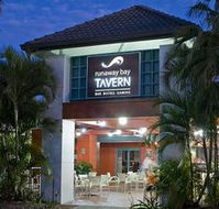 Runaway Bay Tavern - New Castle Holiday