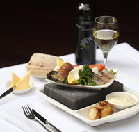 Strathmore Hotel - New Castle Holiday