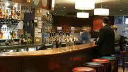 Off Broadway Hotel - New Castle Holiday 2