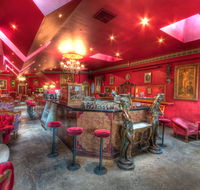 Polly Bar - New Castle Holiday