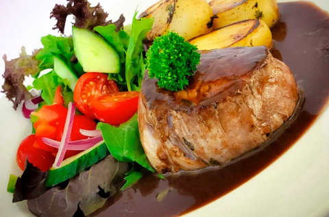 Sunset Bar & Grill - New Castle Holiday 2