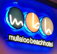 Mullaloo Beach Hotel - New Castle Holiday