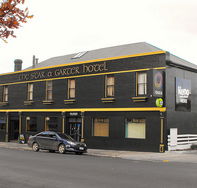 Star  Garter Hotel - New Castle Holiday