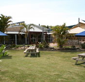 Moonee Beach Tavern - New Castle Holiday