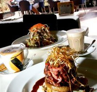 Creme Lounge - New Castle Holiday