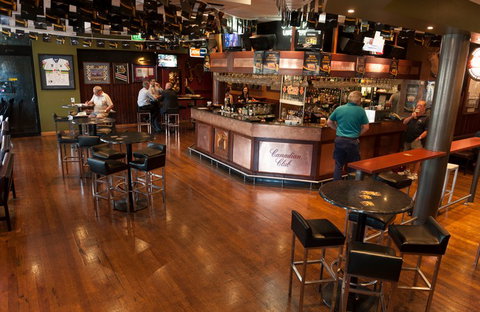 Mooseheads - New Castle Holiday 0