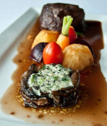 Aqua Linea Restaurant - New Castle Holiday 4