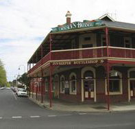 Ryans Hotel - New Castle Holiday