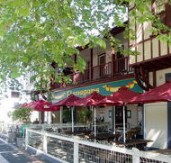 Flanagans Border Inn Hotel - New Castle Holiday