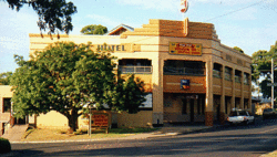 Royal Hotel Drouin - New Castle Holiday