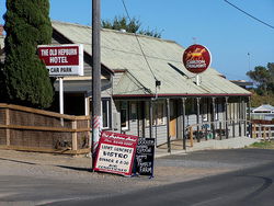 Yandoit Hills VIC New Castle Holiday