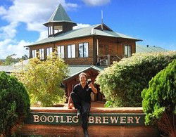 Bootleg Brewery - New Castle Holiday 0