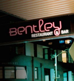 Bentley Bar - New Castle Holiday 0