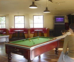 Bangalow Hotel - New Castle Holiday 1