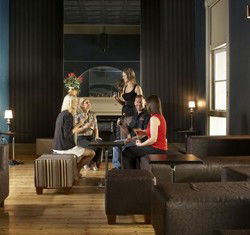 Canton Lounge Bar - New Castle Holiday 3