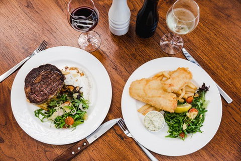 Salt House - New Castle Holiday 4