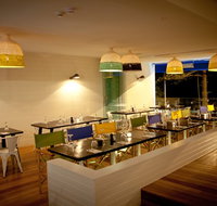 Deck Bar and Dining - New Castle Holiday