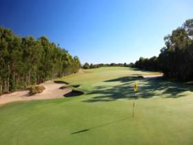 Pelican Waters Golf Club - New Castle Holiday 0