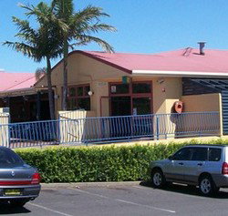 Tacking Point Tavern - New Castle Holiday 3