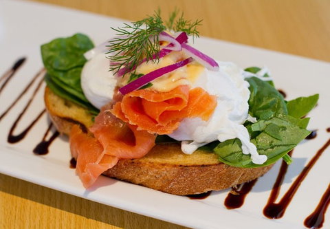 Cafe D'Bar Restaurant & Gallery - New Castle Holiday 4