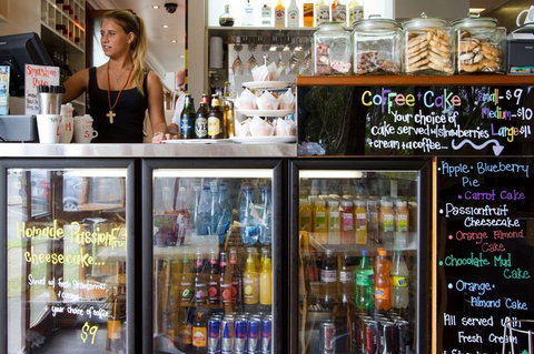 Cafe D'Bar Restaurant & Gallery - New Castle Holiday 5