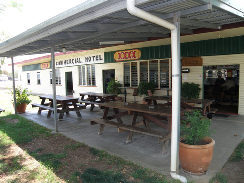 Commercial Hotel Wowan - New Castle Holiday 1