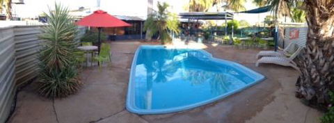 Devils Marbles Hotel–Wauchope - New Castle Holiday 3