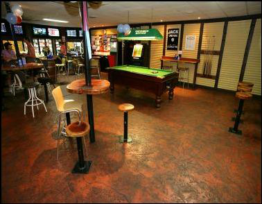 Litchfield Pub - New Castle Holiday 2