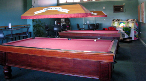 Mapleton Tavern - New Castle Holiday 2