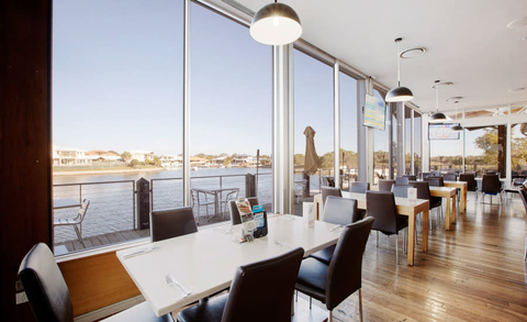 Pelican Waters Tavern - New Castle Holiday 5